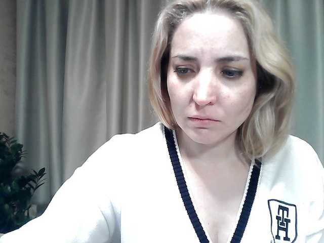 mariska-kiska's BongaCams show and profile