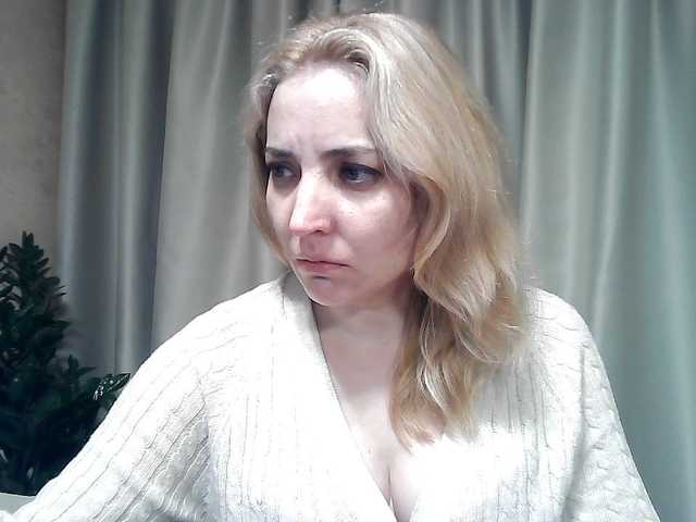 mariska-kiska's BongaCams show and profile