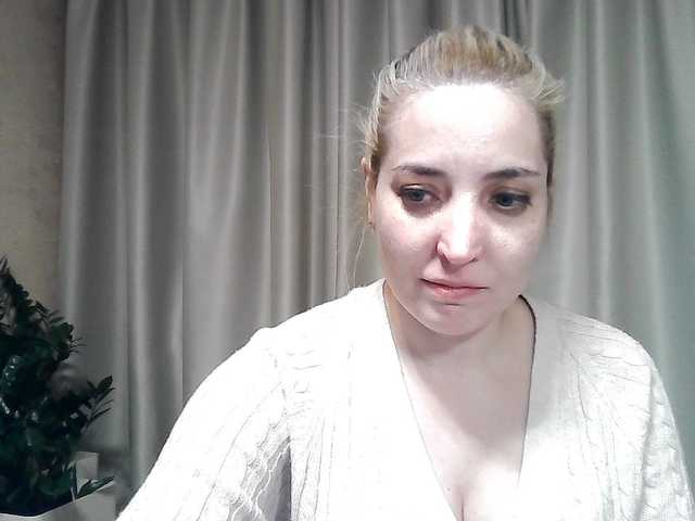 mariska-kiska's BongaCams show and profile