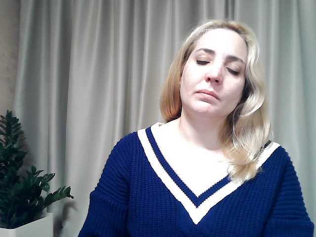 mariska-kiska's BongaCams show and profile