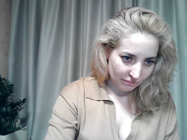 mariska-kiska's BongaCams show and profile