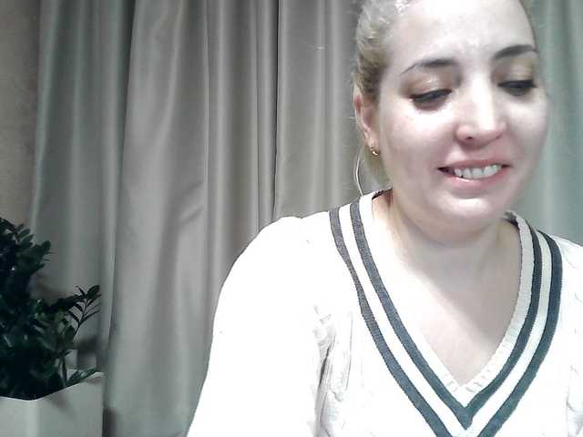 mariska-kiska's BongaCams show and profile