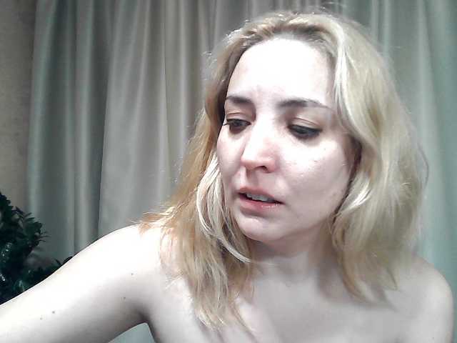 mariska-kiska's BongaCams show and profile