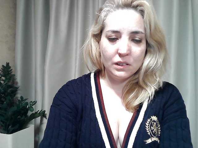 mariska-kiska's BongaCams show and profile