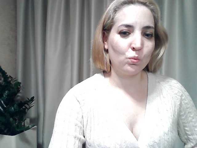 mariska-kiska's BongaCams show and profile