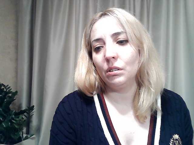 mariska-kiska's BongaCams show and profile