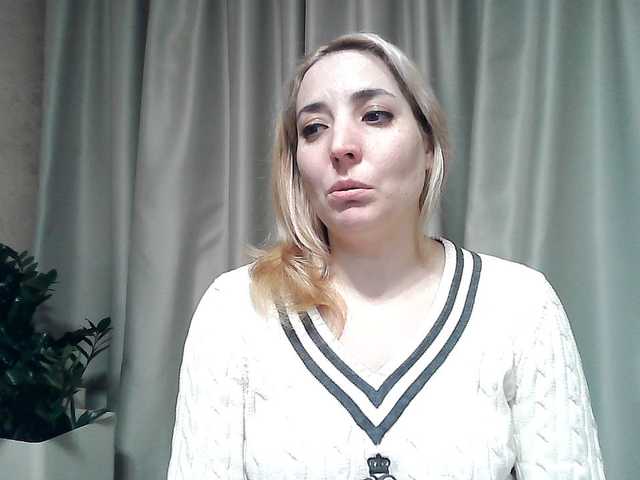 mariska-kiska's BongaCams show and profile