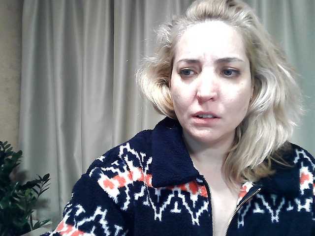 mariska-kiska's BongaCams show and profile