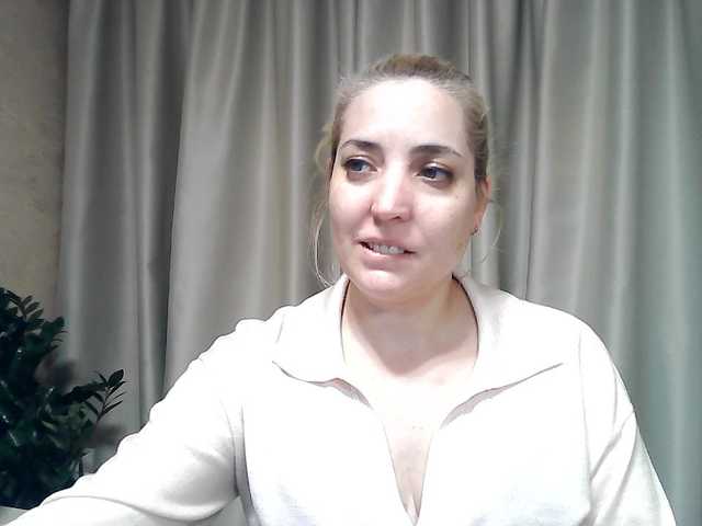 mariska-kiska's BongaCams show and profile
