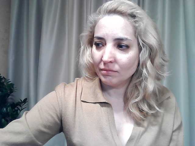 mariska-kiska's BongaCams show and profile