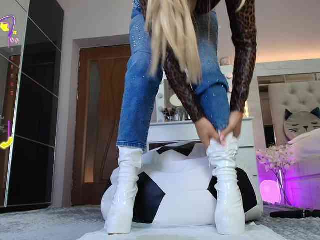 Allesya23 webcam