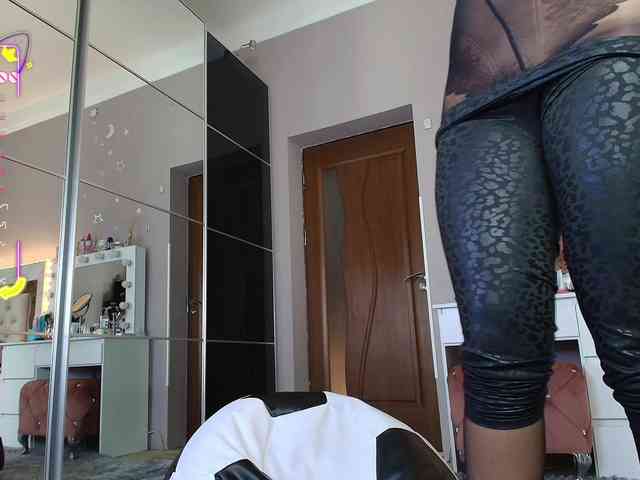 Allesya23 webcam