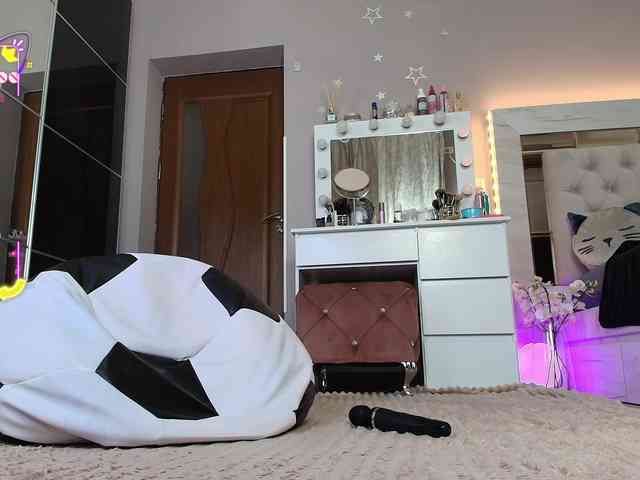 Allesya23 webcam