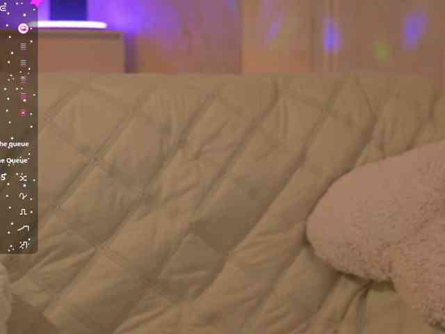 RoyalW webcam