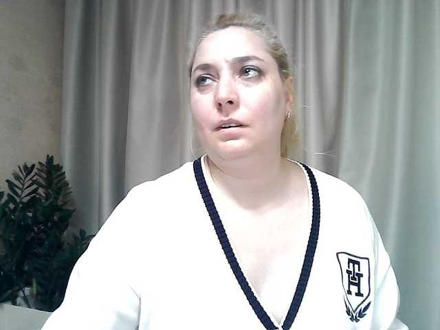 KickaIricka's BongaCams show and profile