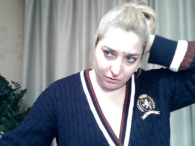 KickaIricka's BongaCams show and profile