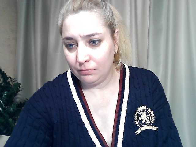 KickaIricka — show my feet-15,add me as a friend-20,watch the camera-25,wear stockings-30,show my breasts-40,open pussy-50,open ass-70,dance naked-90,show my holes-100,undress and masturbate-150.