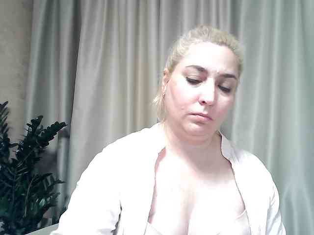 private live show KickaIricka