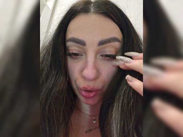 vipbrunetka's BongaCams show and profile