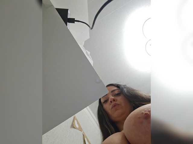 vipbrunetka's BongaCams show and profile