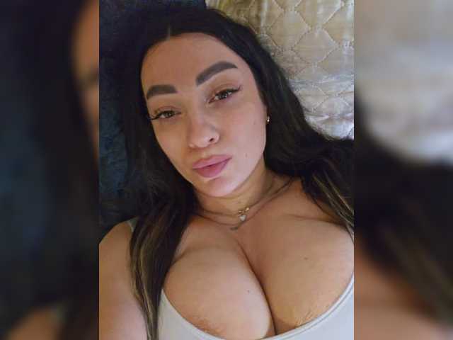 vipbrunetka's BongaCams show and profile