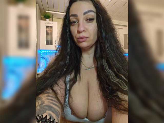 vipbrunetka's BongaCams show and profile
