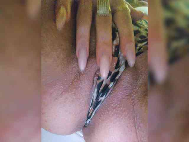 vipbrunetka Live Webcam on BongaCams