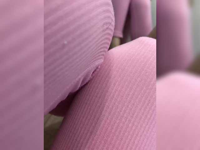 klubnichkka's BongaCams show and profile