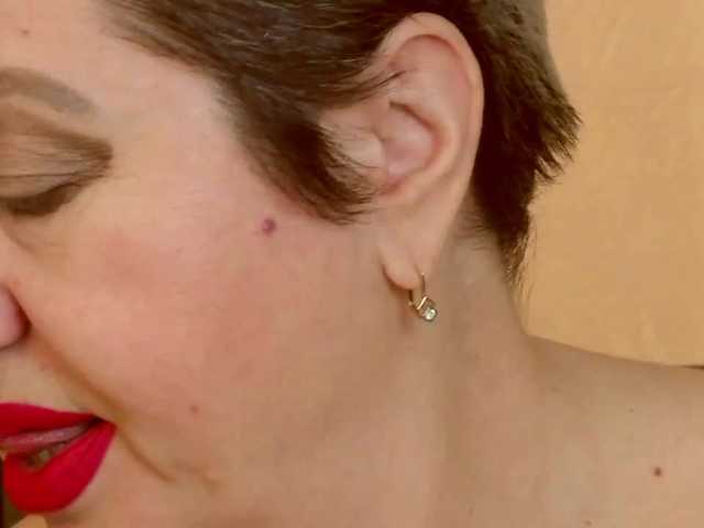 PoshLadyx's BongaCams show and profile