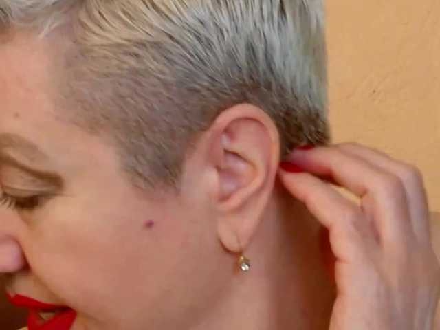 Try PoshLadyx, she wants to masturbate for you PoshLadyx from BongaCams