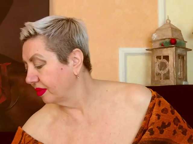 PoshLadyx — Gorgeous naked body 50 blow job 30 play with legs 30 caress the breast 30 caress the pussy 30 caress the ass 30 orgasm 100 anal 100 watch the camera and tease you 50!