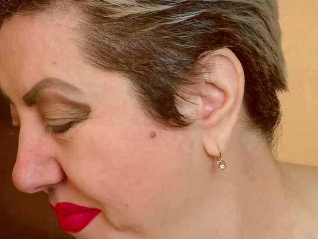 PoshLadyx's BongaCams show and profile