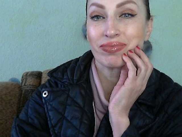 Irinchi's BongaCams show and profile