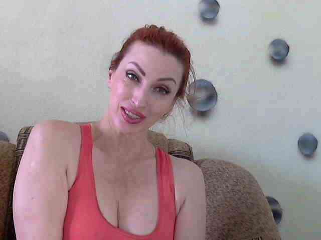 Irinchi Live Webcam on BongaCams