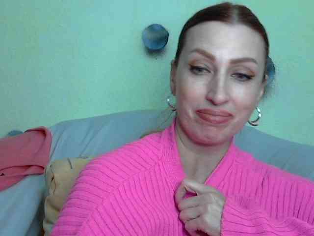 Irinchi Live Webcam on BongaCams