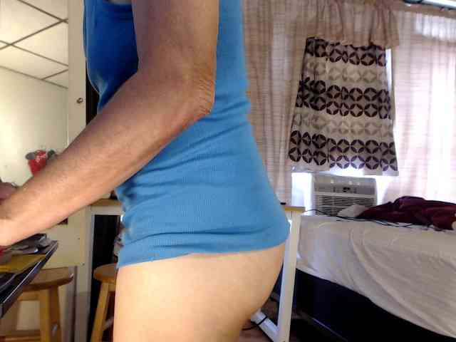 FIXMYASSTOO webcam