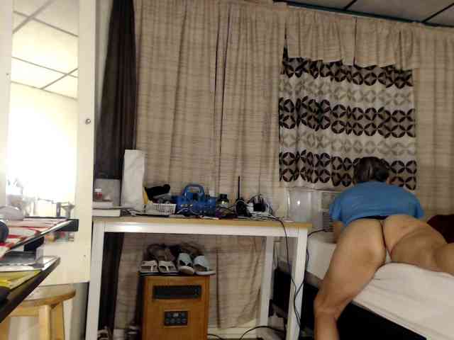FIXMYASSTOO webcam