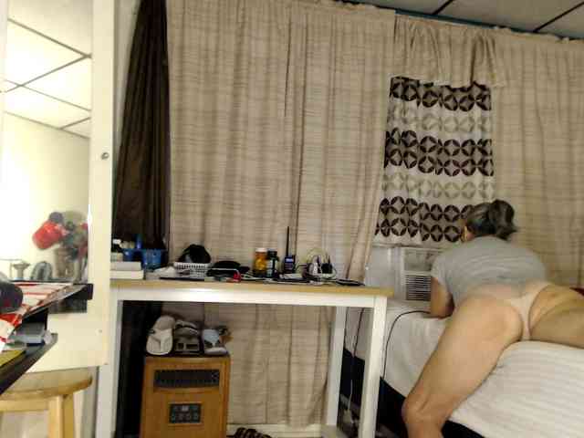 FIXMYASSTOO webcam