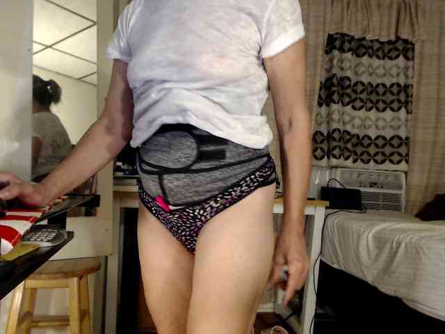 FIXMYASSTOO webcam