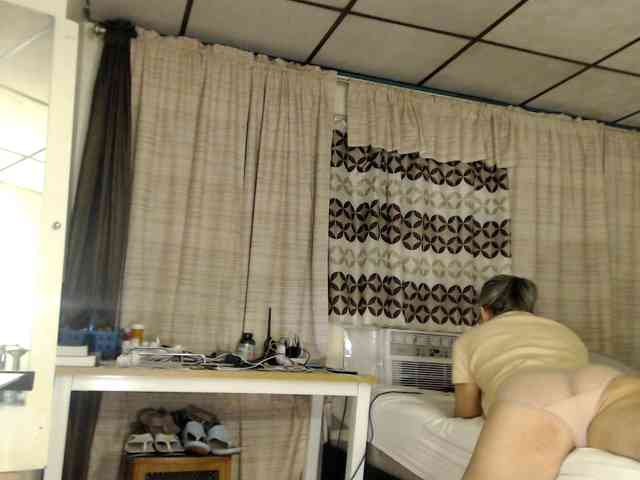 FIXMYASSTOO webcam