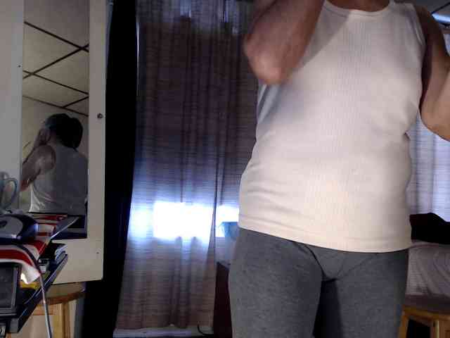 FIXMYASSTOO webcam