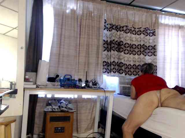 FIXMYASSTOO webcam