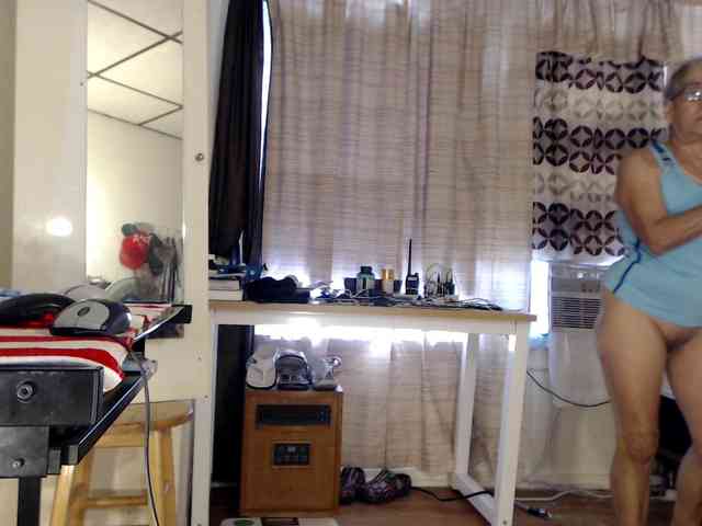 FIXMYASSTOO webcam