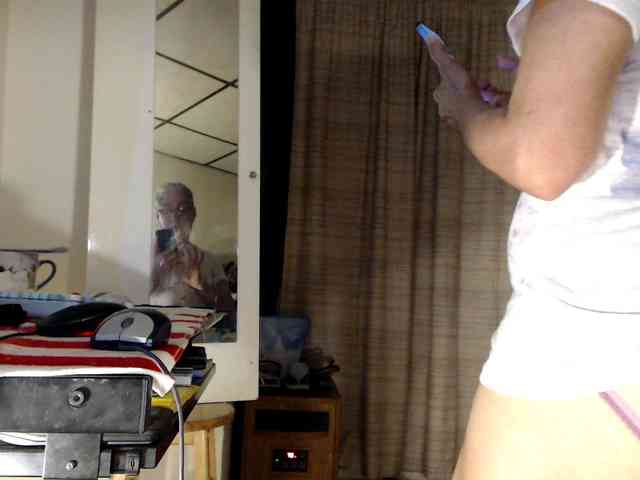 FIXMYASSTOO webcam