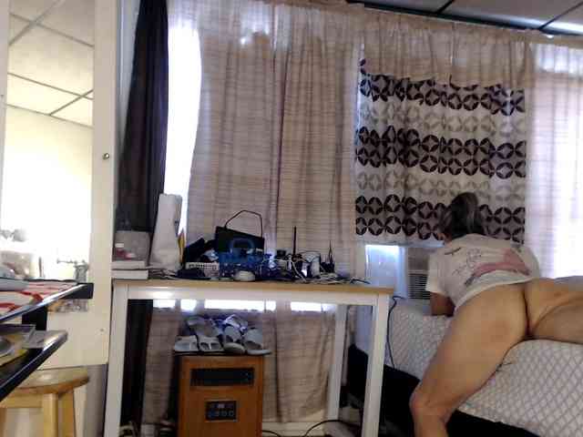 FIXMYASSTOO webcam