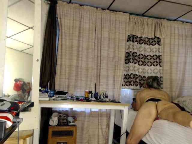 FIXMYASSTOO webcam