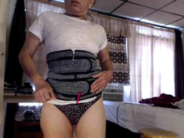 FIXMYASSTOO webcam