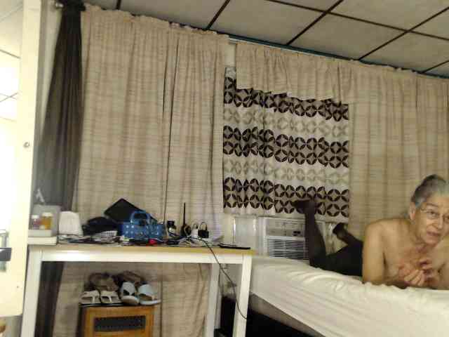 FIXMYASSTOO webcam