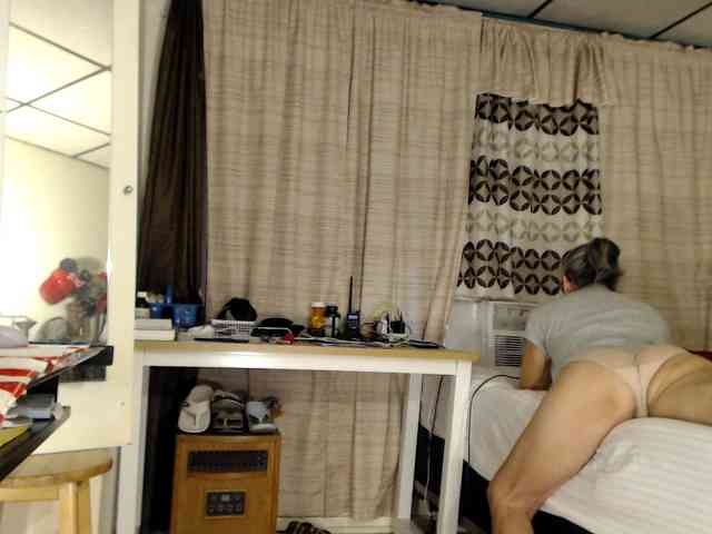 FIXMYASSTOO webcam
