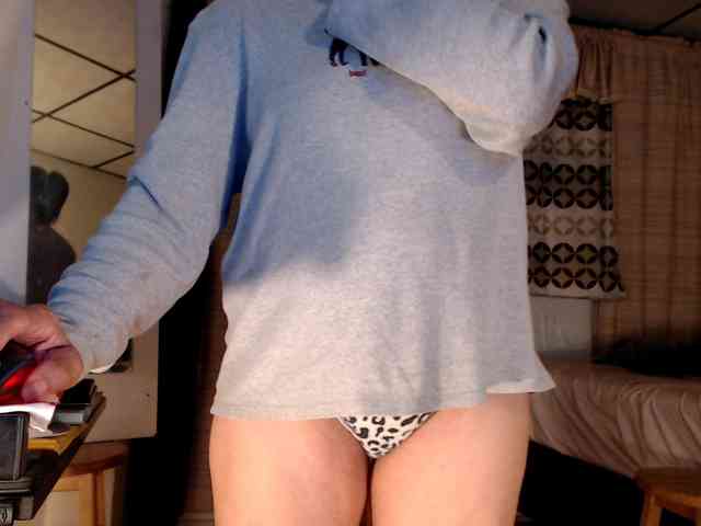 FIXMYASSTOO webcam